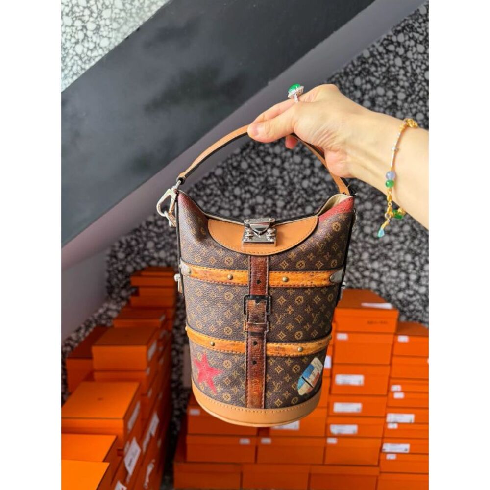 Louis Vuitton Women Pre-Loved Bag Very Good Condition